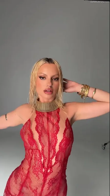 Alexandra Stan photo 9 of 1532