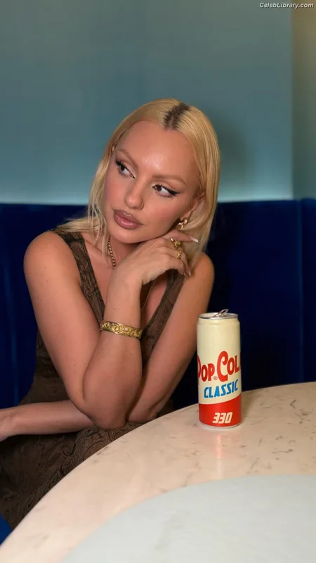 Alexandra Stan photo 6 of 1532