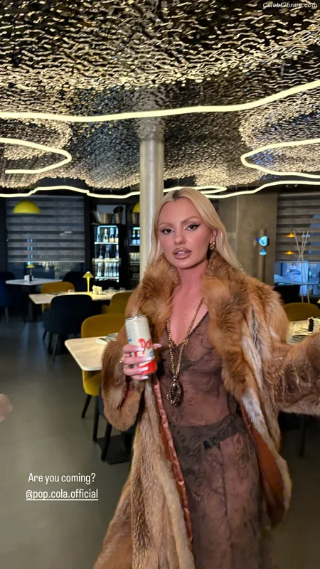 Alexandra Stan photo 7 of 1532