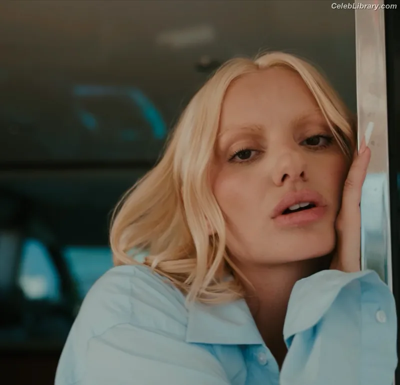 Alexandra Stan photo 13 of 1532