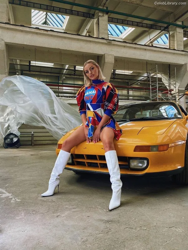 Alexandra Stan photo 22 of 1532
