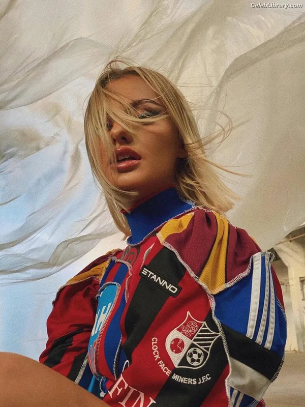 Alexandra Stan photo 23 of 1532