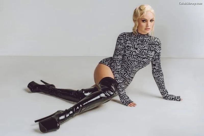 Alexandra Stan photo 11 of 1532