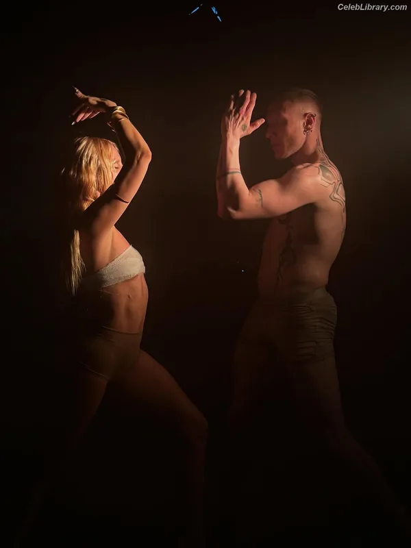 Alexandra Stan photo 21 of 1532