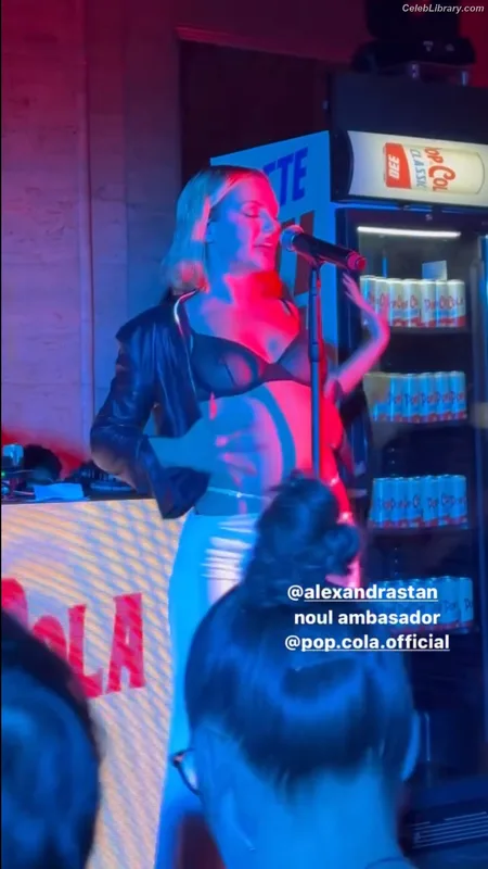Alexandra Stan photo 2 of 1532