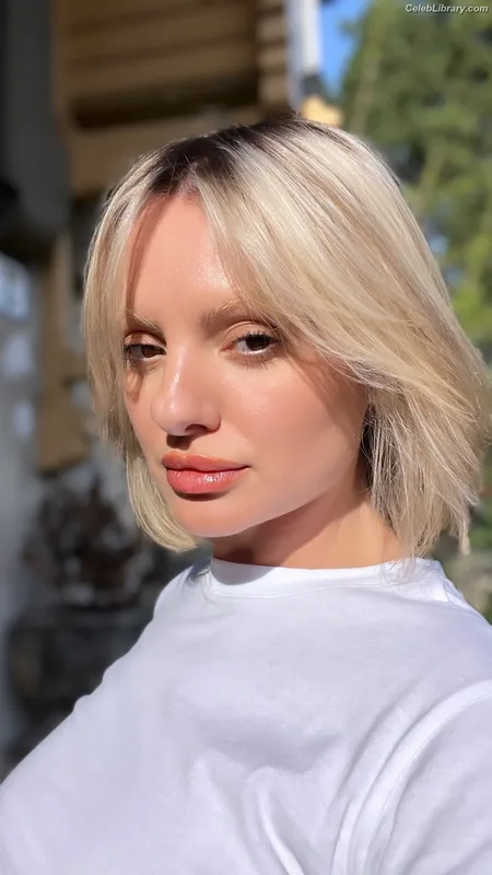 Alexandra Stan photo 19 of 1532