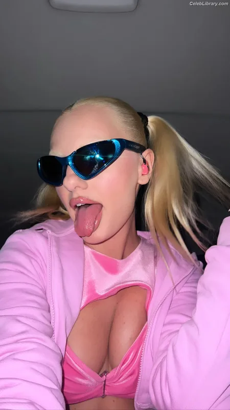 Alexandra Stan photo 24 of 1532