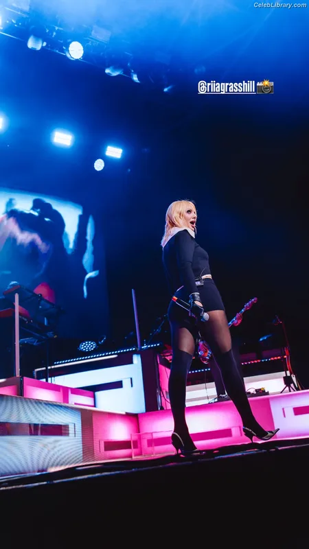Alexandra Stan photo 24 of 1532