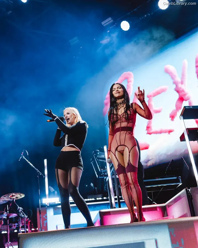 Alexandra Stan photo 2 of 1532