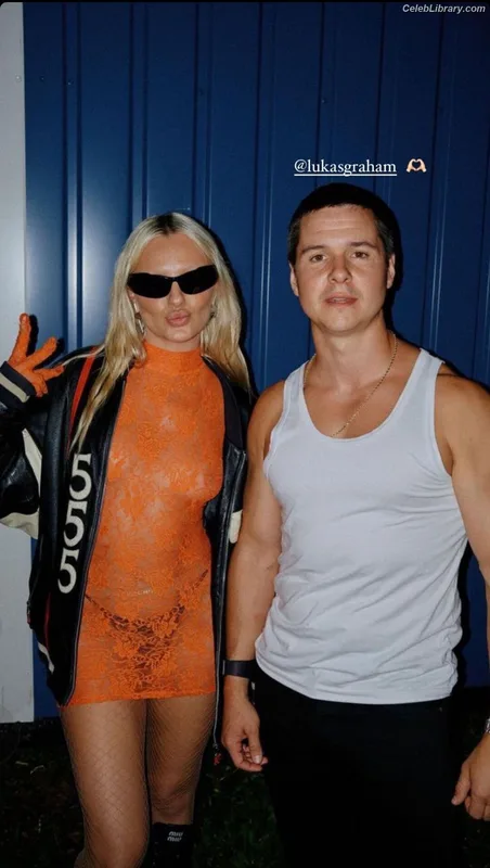 Alexandra Stan photo 15 of 1532