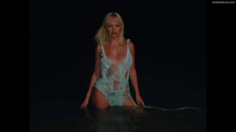 Alexandra Stan photo 9 of 1532
