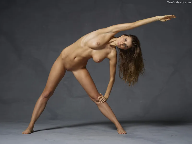 Alexandra Zimny Perrier photo 10 of 44