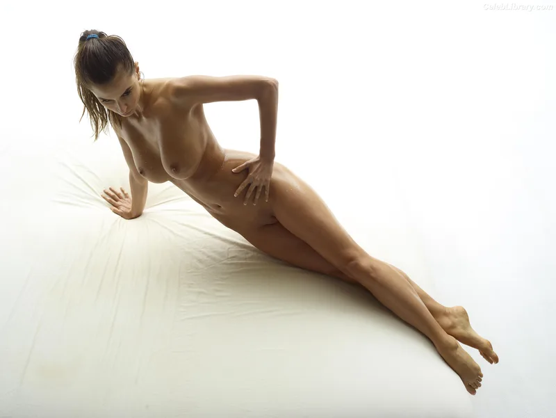 Alexandra Zimny Perrier photo 22 of 44