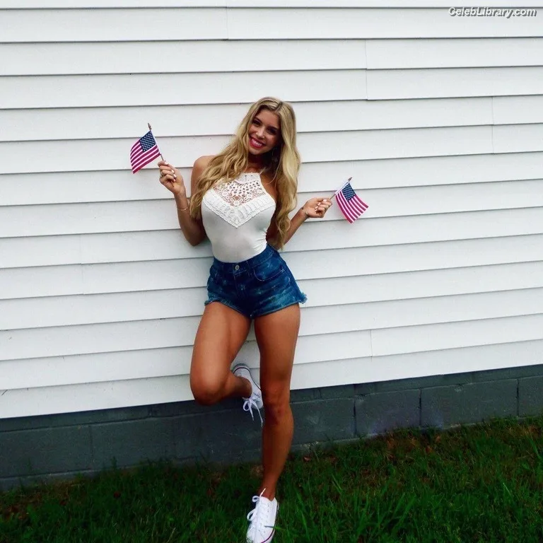 Alexandria DeBerry photo 21 of 118