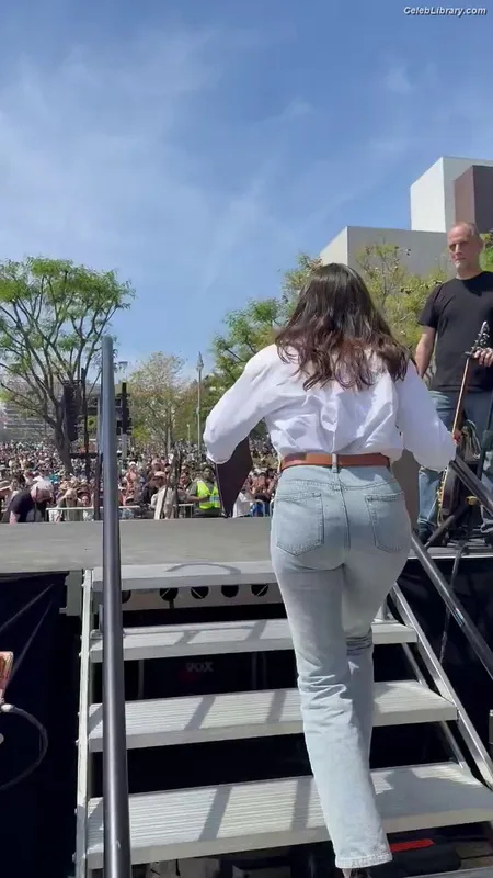 Alexandria Ocasio-Cortez AOC photo 5 of 884