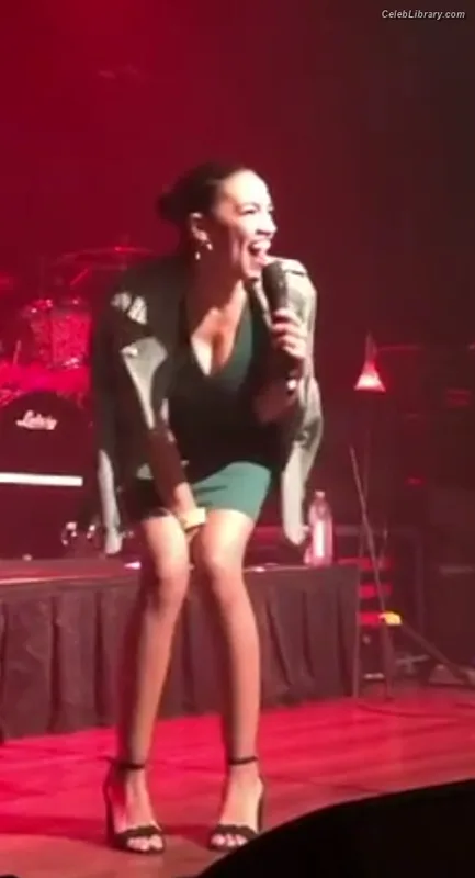 Alexandria Ocasio-Cortez AOC photo 4 of 884