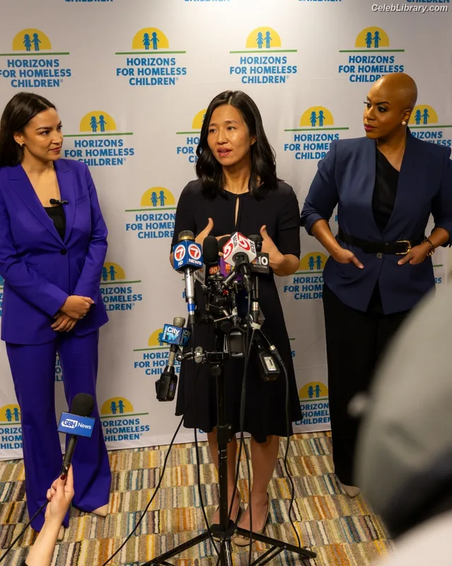 Alexandria Ocasio-Cortez AOC photo 1 of 884