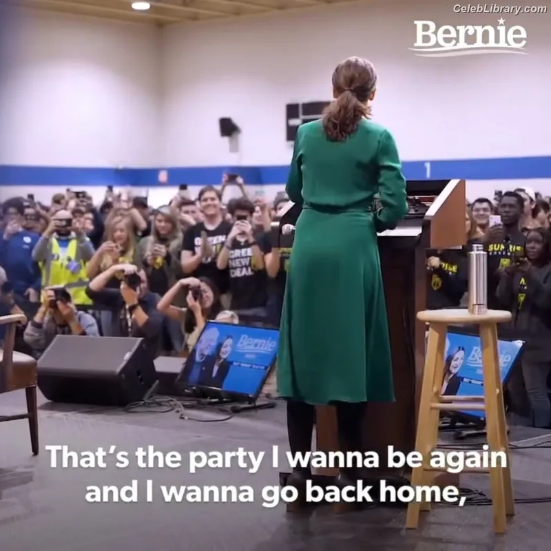 Alexandria Ocasio-Cortez AOC photo 12 of 884