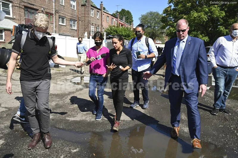 Alexandria Ocasio-Cortez AOC photo 1 of 884