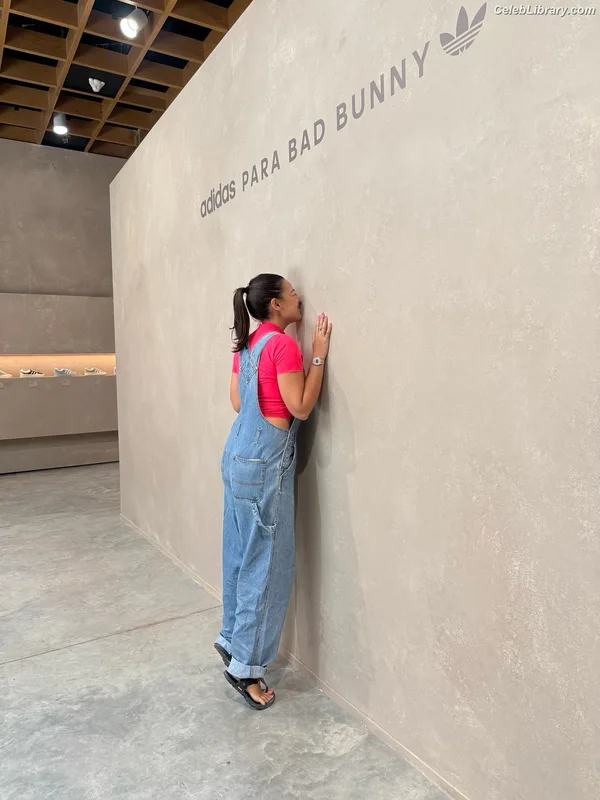 Alexandria Ocasio-Cortez AOC photo 17 of 884