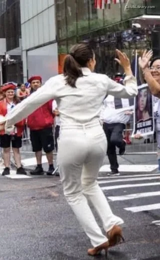 Alexandria Ocasio-Cortez AOC photo 9 of 884