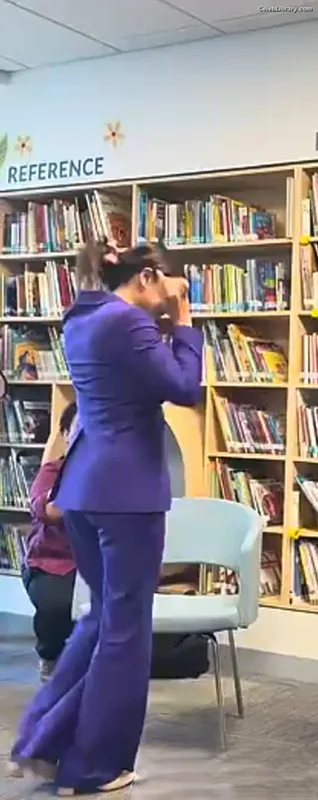 Alexandria Ocasio-Cortez AOC photo 13 of 884