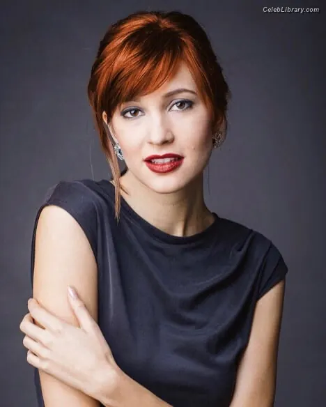 Alexia Fast photo 3 of 59