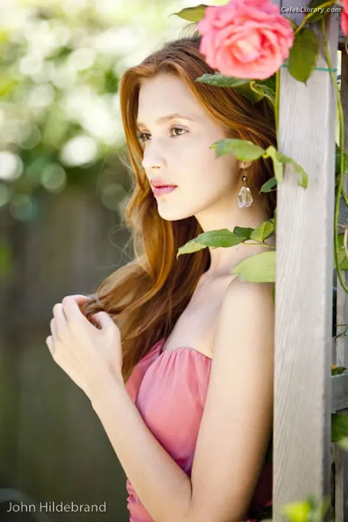 Alexia Fast photo 4 of 59