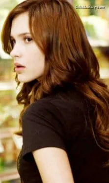 Alexia Fast photo 2 of 60