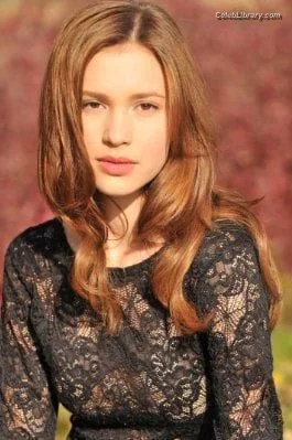 Alexia Fast photo 3 of 60