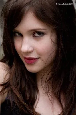 Alexia Fast photo 4 of 60
