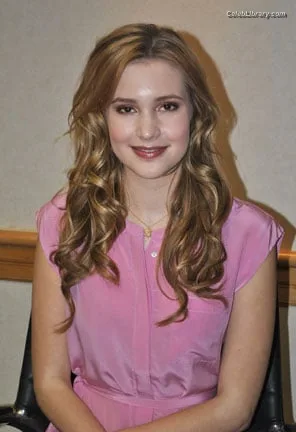 Alexia Fast photo 5 of 60
