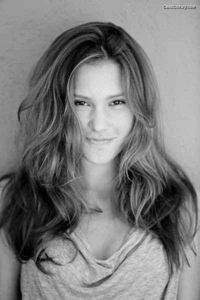 Alexia Fast photo 13 of 60