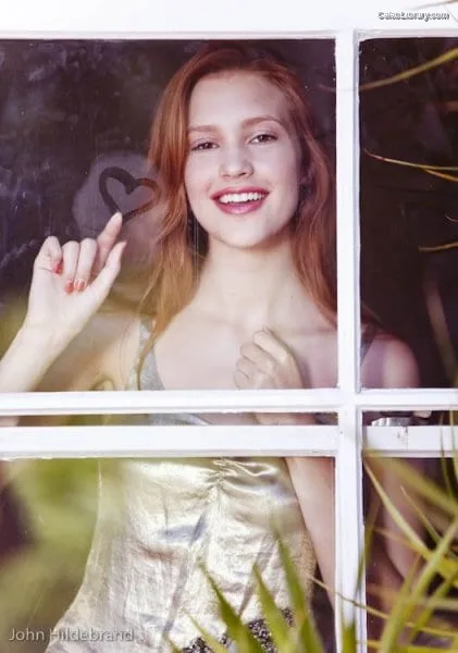 Alexia Fast photo 17 of 60