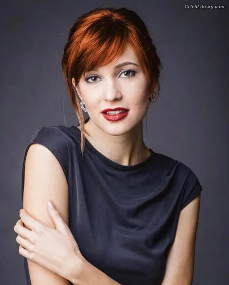 Alexia Fast photo 3 of 60