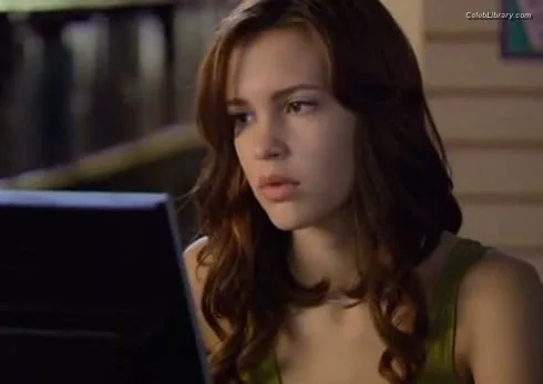 Alexia Fast photo 17 of 60