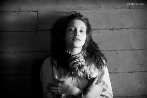 Alexia Fast photo 2 of 60