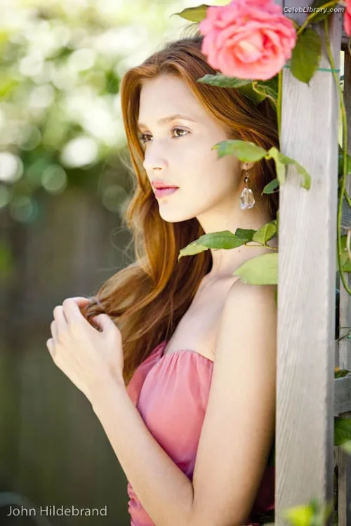 Alexia Fast photo 4 of 60