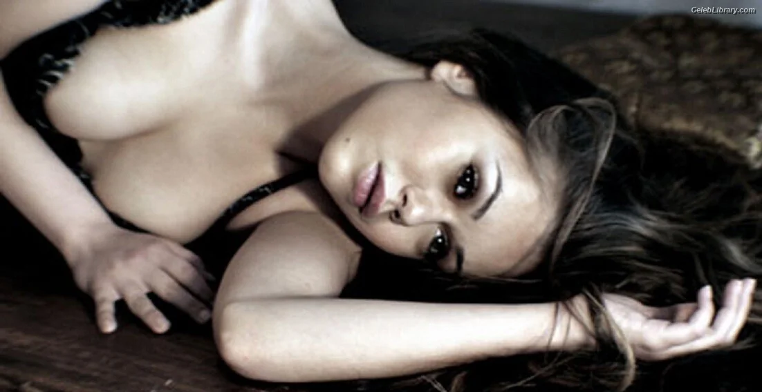 Alexis Dziena photo 12 of 97