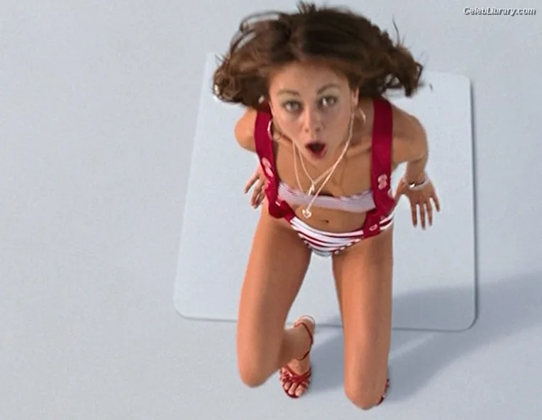 Alexis Dziena photo 17 of 98