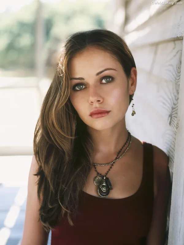 Alexis Dziena photo 4 of 98