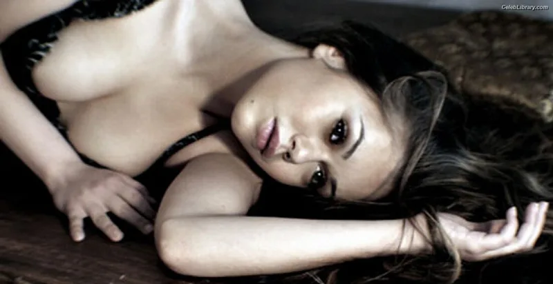 Alexis Dziena photo 12 of 98