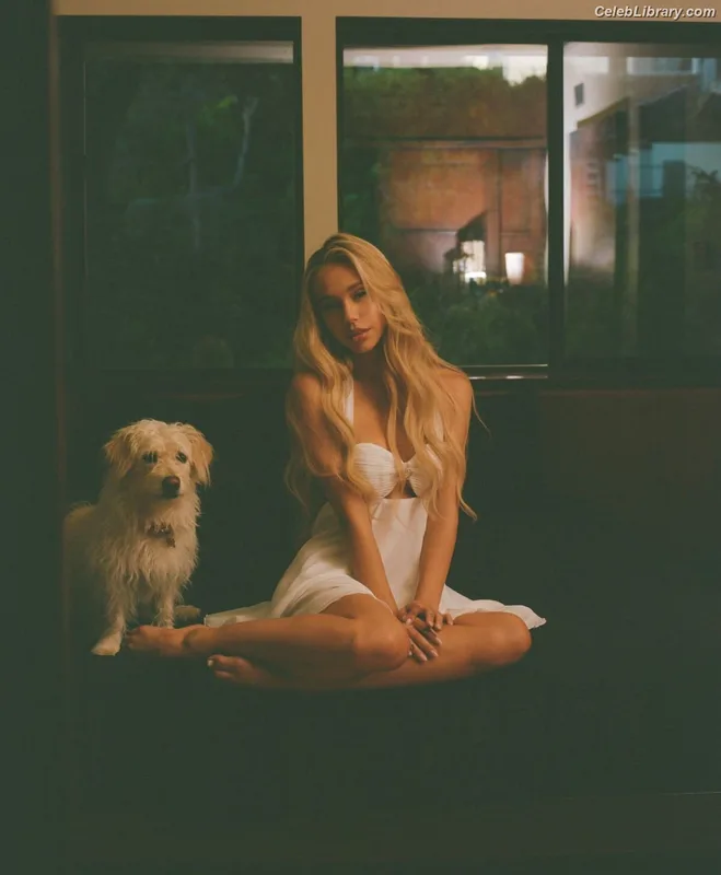 Alexis Ren photo 5 of 1134