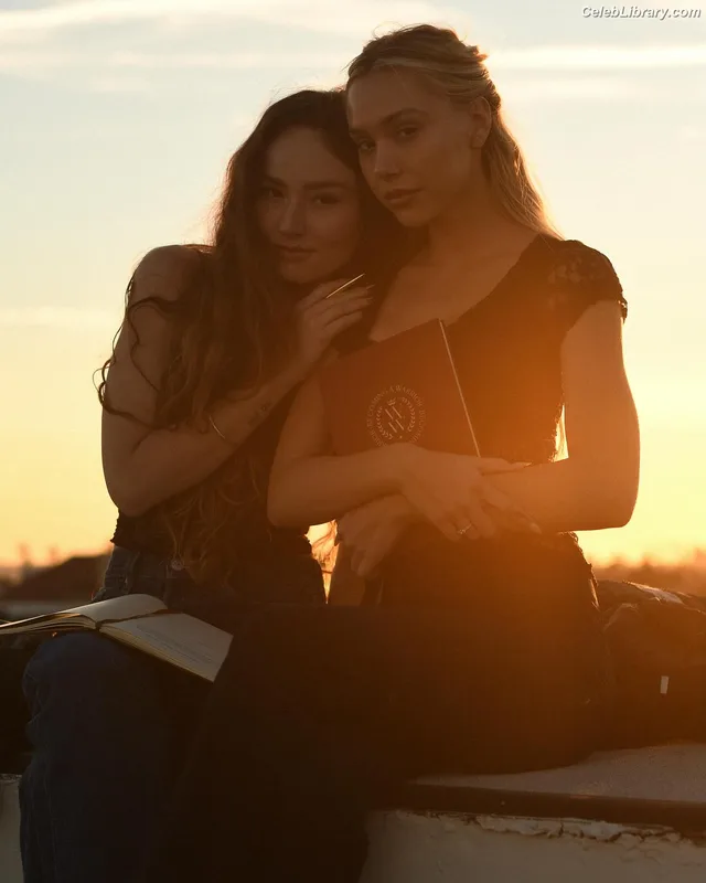 Alexis Ren photo 1 of 1134