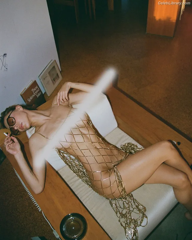 Alexis Ren photo 10 of 1134