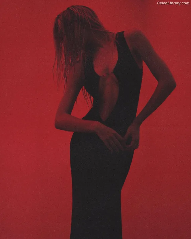 Alexis Ren photo 15 of 1134