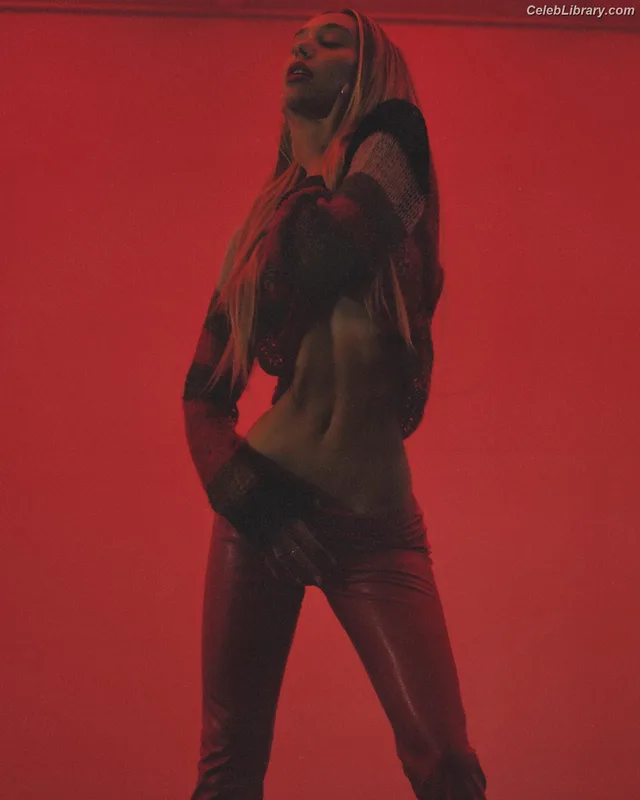 Alexis Ren photo 16 of 1134