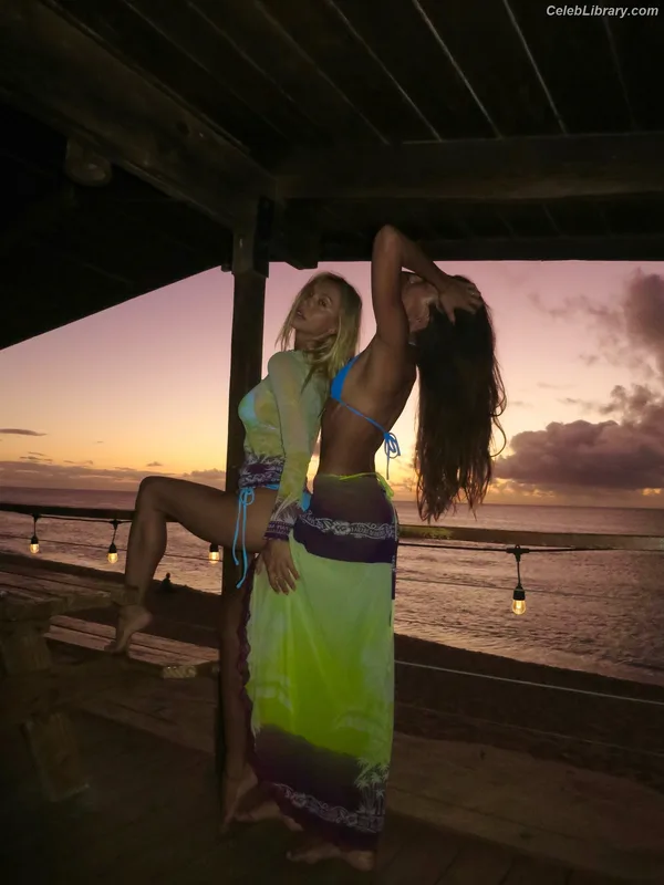 Alexis Ren photo 6 of 1134