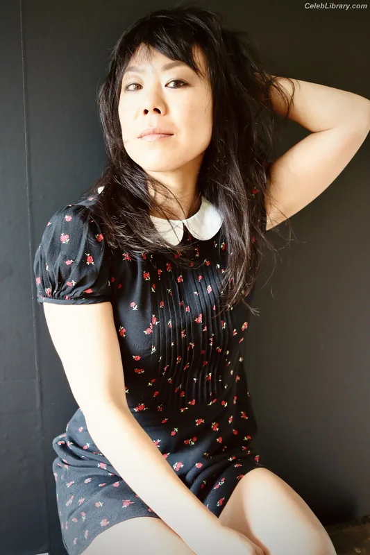 Ali Ahn photo 21 of 61