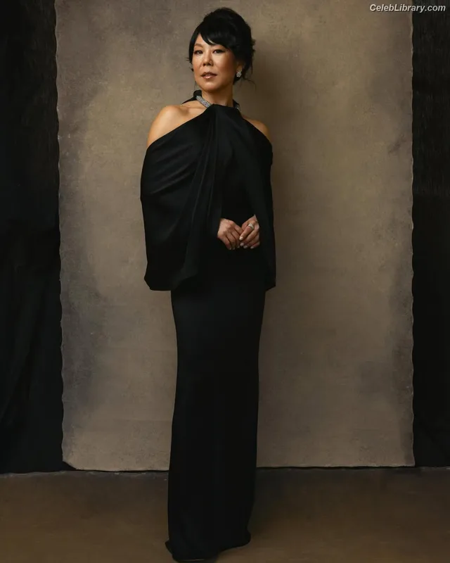 Ali Ahn photo 8 of 61